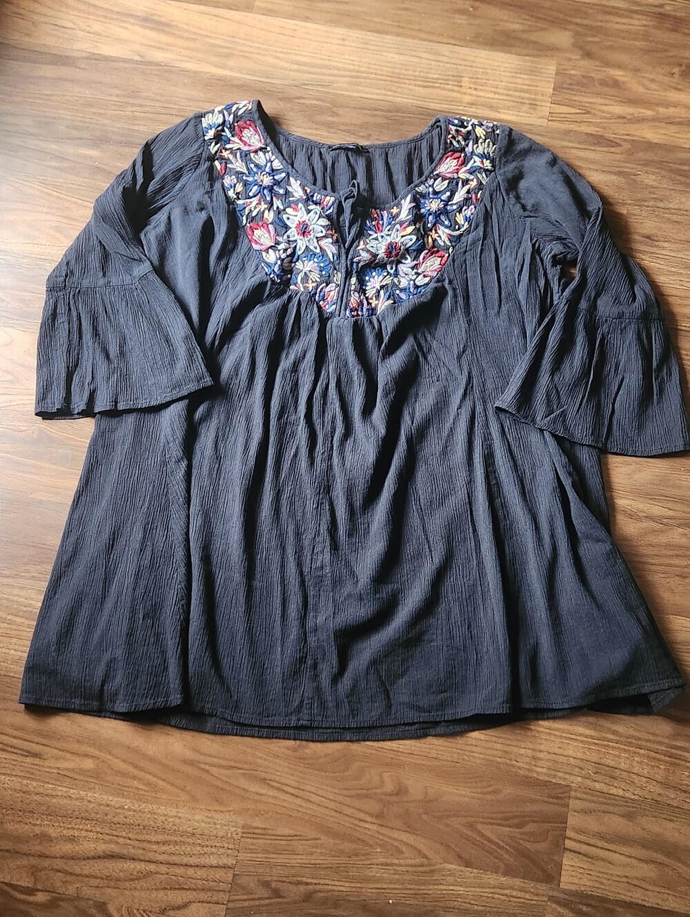 American Eagle Black Embroidered Boho Floral Tunic Bell Sleeve Cottagecore L